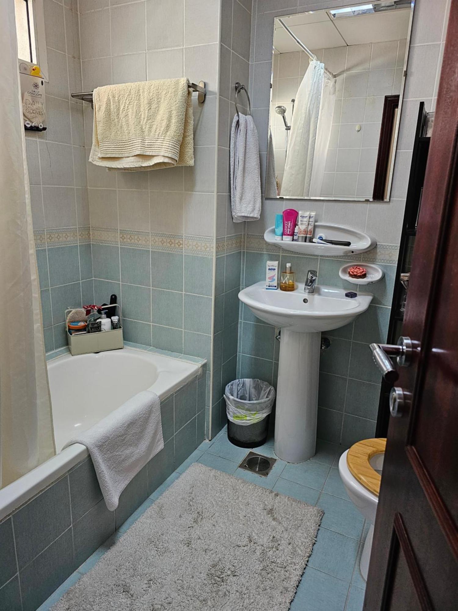 Elena'S Apartment Abu Dhabi - Room With Shared Bathroom Exterior photo